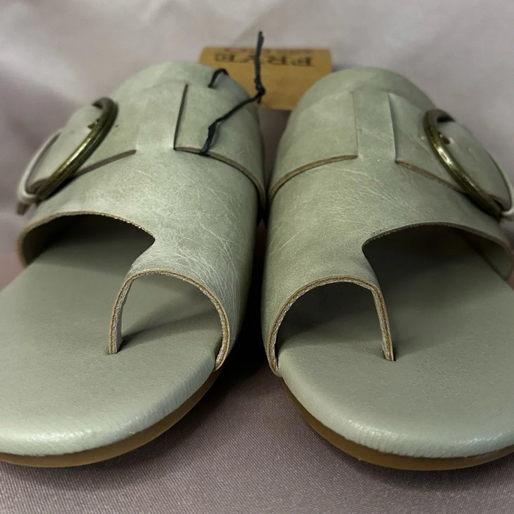 COPY - Frye And Co Womens Quincey Thong Sandals Taupe Gray Faux Leather Wedge 8… - Picture 3 of 16